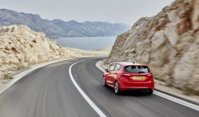 FORD_FIESTA2016_ST-LINE_34_REAR_DRIVING_14-800x445